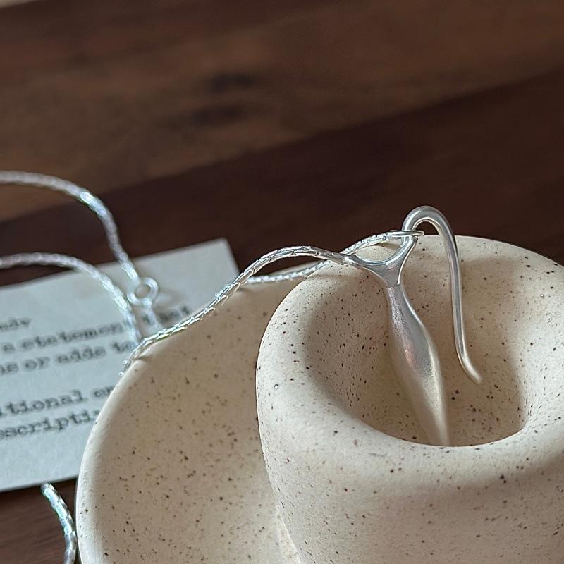 S925 Sterling Silver Niche Design Retro Matte Necklace Water Bottle Simple Fashionable Sweater Chain