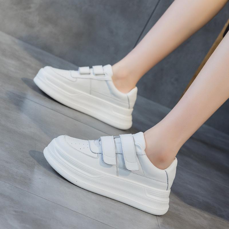 Casual shoes for women in autumn 2026  new thick soled women's shoes  fashionable and versatile board shoes