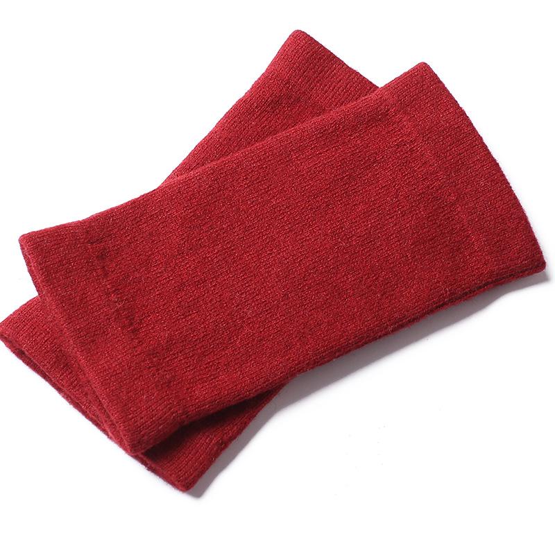 

Unisex Cashmere Wool Wrist Sleeve for Warmth and Support – Ideal for Cold Protection, Sprain Relief, and Tenosynovitis Comfort. One Size