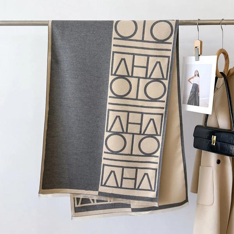 2024 Neuer vielseitiger Herbst- und Winter-Buchstabenspleiß-einfacher Nackenschutz-warmer Schal