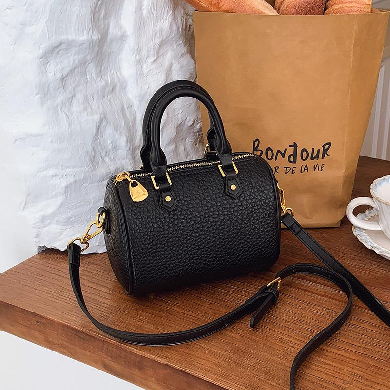 This Year's Popular Bags, Women's 2025 New Trendy Portable Pillow Bags, High-end Versatile Shoulder Bags, Messenger Bags.