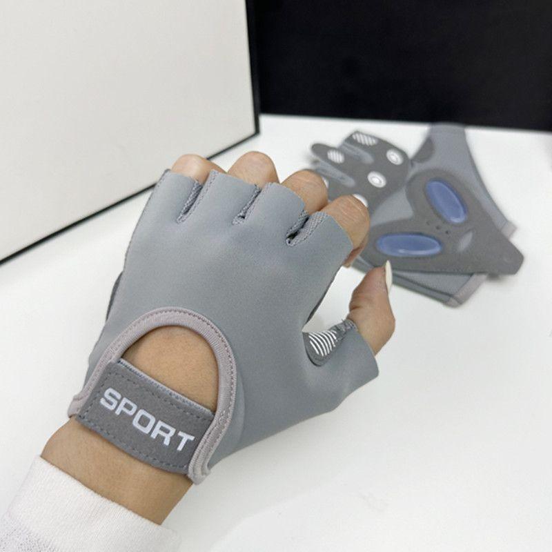 

Sports Fitness Half Finger Gloves Women s Equipment Training Anti Slip and Anti Cocoon Barbell Riding Yoga Jump Rope Liquid Silicone one size сірий колір