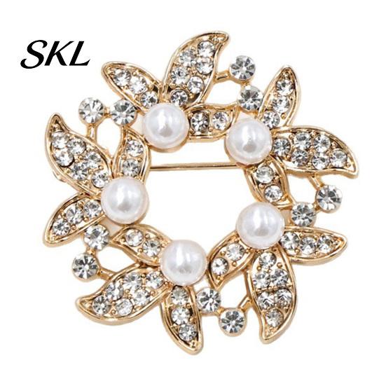Secure Clasp Pin Brooch Pin, Faux Pearl Wreath Design Lapel with Rhinestones Inlaid, Electroplated Circular Flower Leaf Garland for Coats Shirts Bags