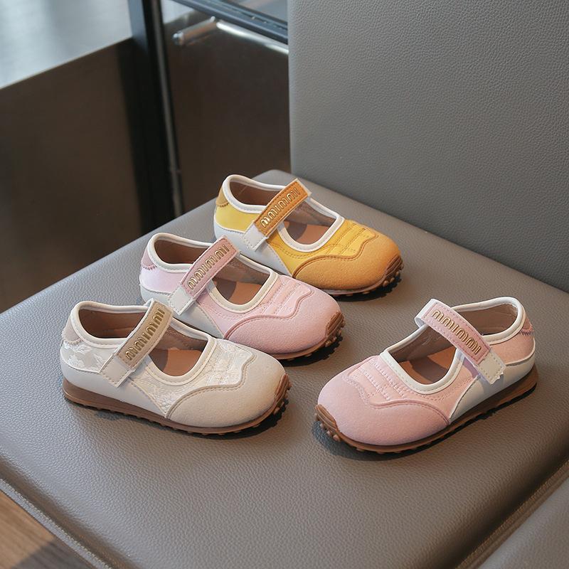 Girls' leather shoes 2025 spring and summer new children's shallow mouth leisure sports shoes Korean version of girls' Mary Jane shoes soft sole