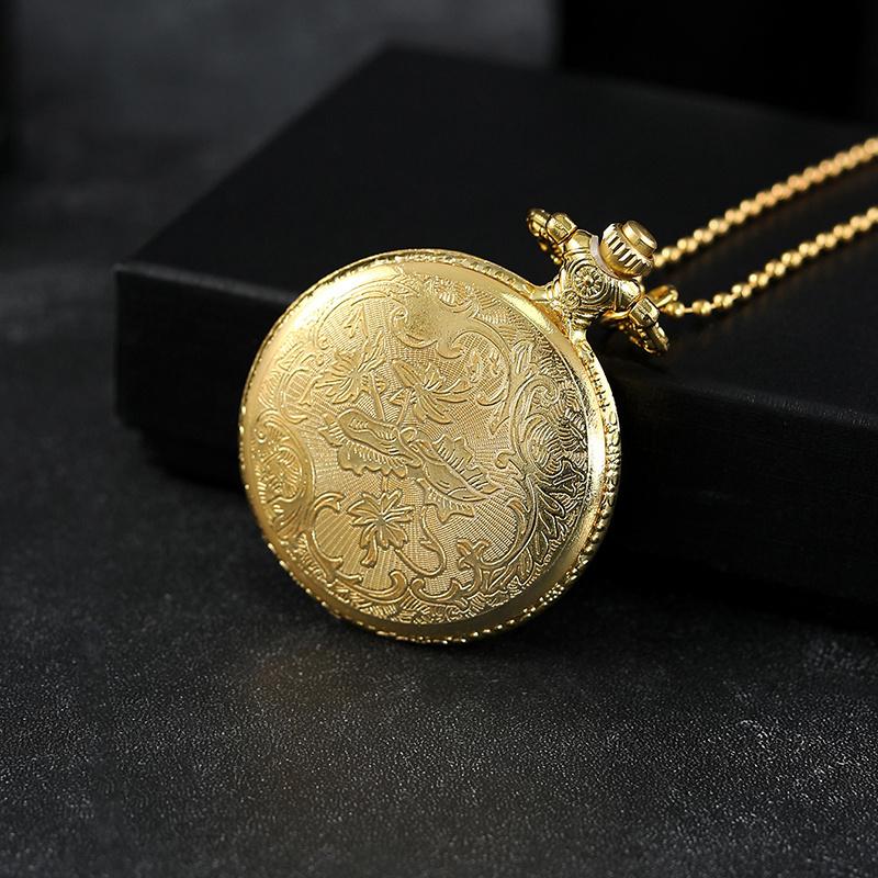 2pcs/set,1PC Vintage Poker Carved Case Design Quartz Pocket Watch & 1PC Fashion Eagle Pendant Necklace,ideal Choice for Gifts To Men Women