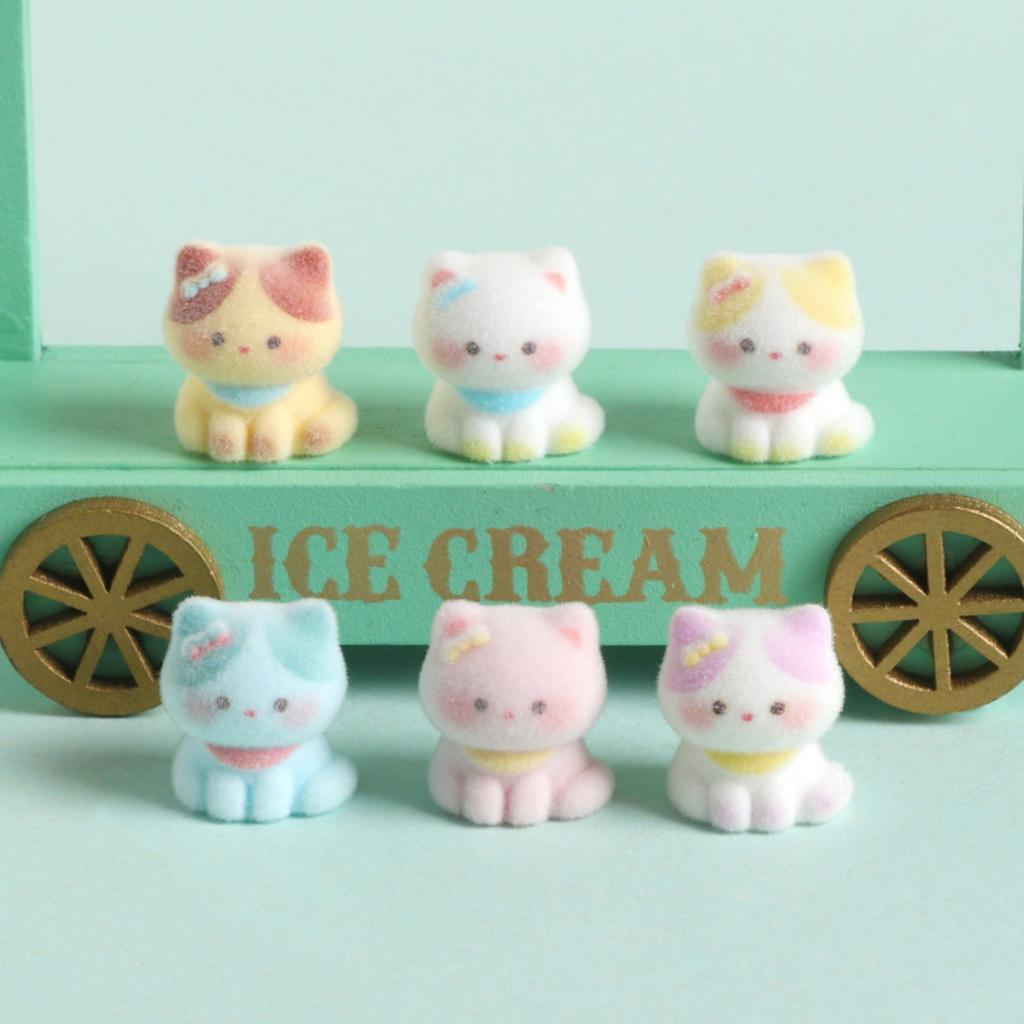 Flocked Cat Decor Fluffy Resin Animal Figures Cute Mini Desk Ornament Car Dashboard Accessory DIY Craft Supplies