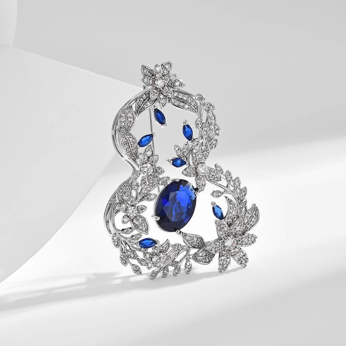 

Брошь Fulu — это высококлассная женская нишевая роскошная булавка с изысканной и модной брошью в форме цветка-горлянки. синий