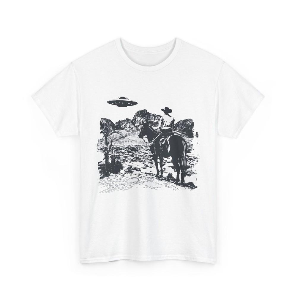 Cowboy Alien Graphic Tee Outer Galaxy UFO Theme Sci-Fi Adventure Unisex T-Shirt M