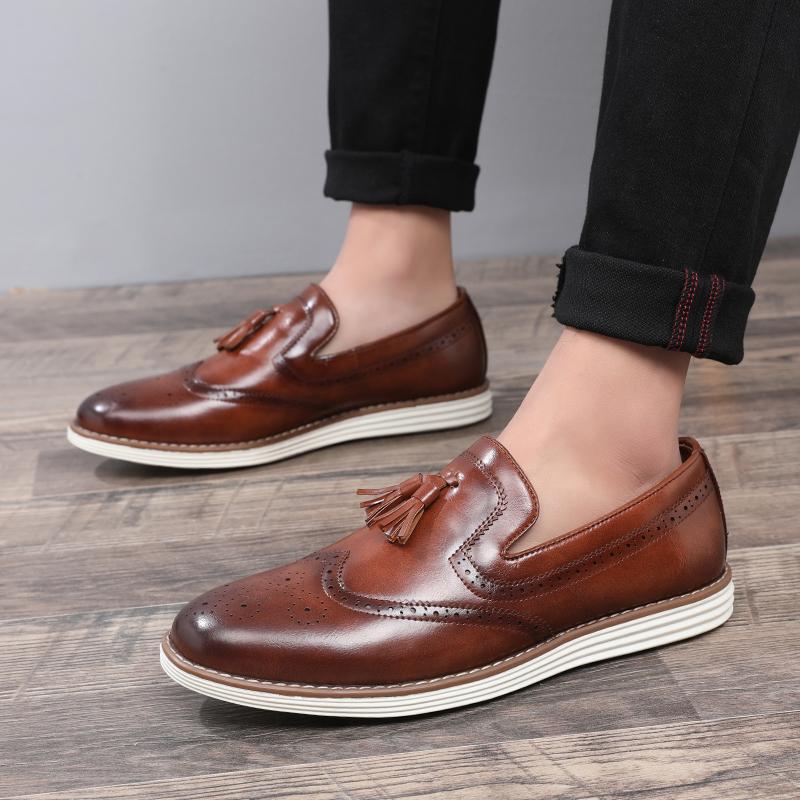 Fashion Men's Personalized Designer Tassels Loafers Mens Slip-on Casual Leather Retro Brogues Shoes