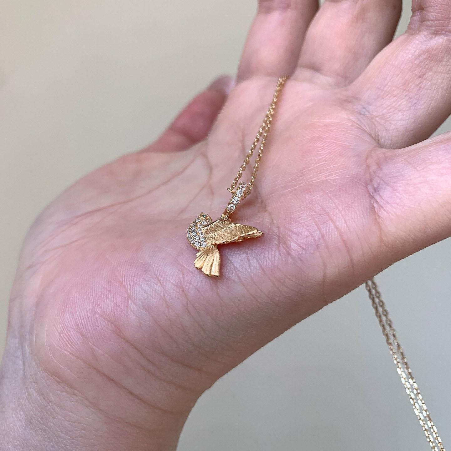 

Vintage collar chain light luxury fresh diamonds inlay exquisite bird necklace women s high-end and unique pendant jewelry gift 45cm золотой