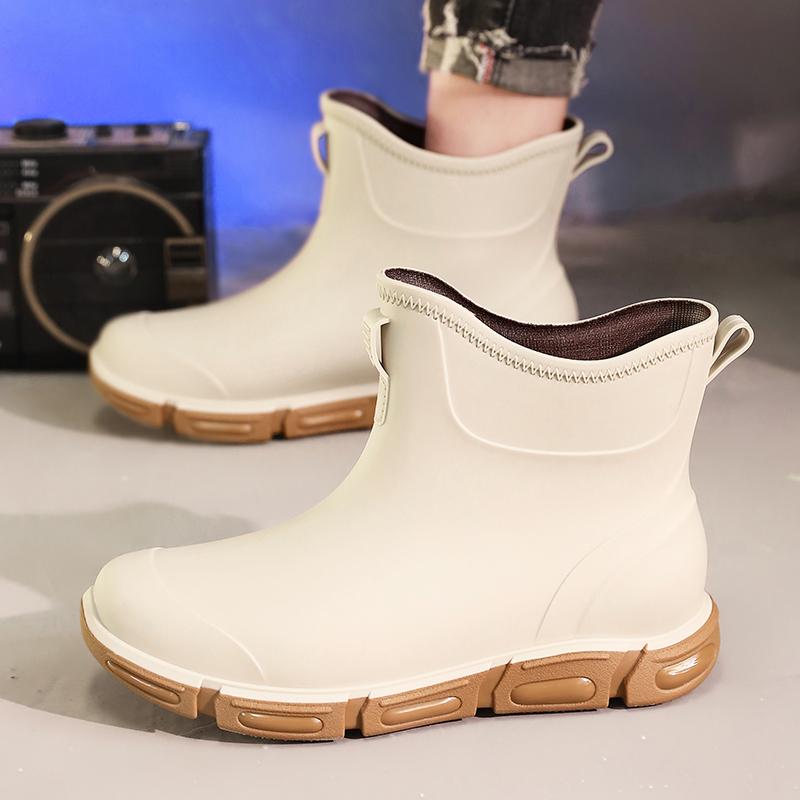 New Mid-calf Rain Boots for Men's Rain Protection In Autumn and Winter, Chef Shoes, High-top Outdoor Men's Shoes