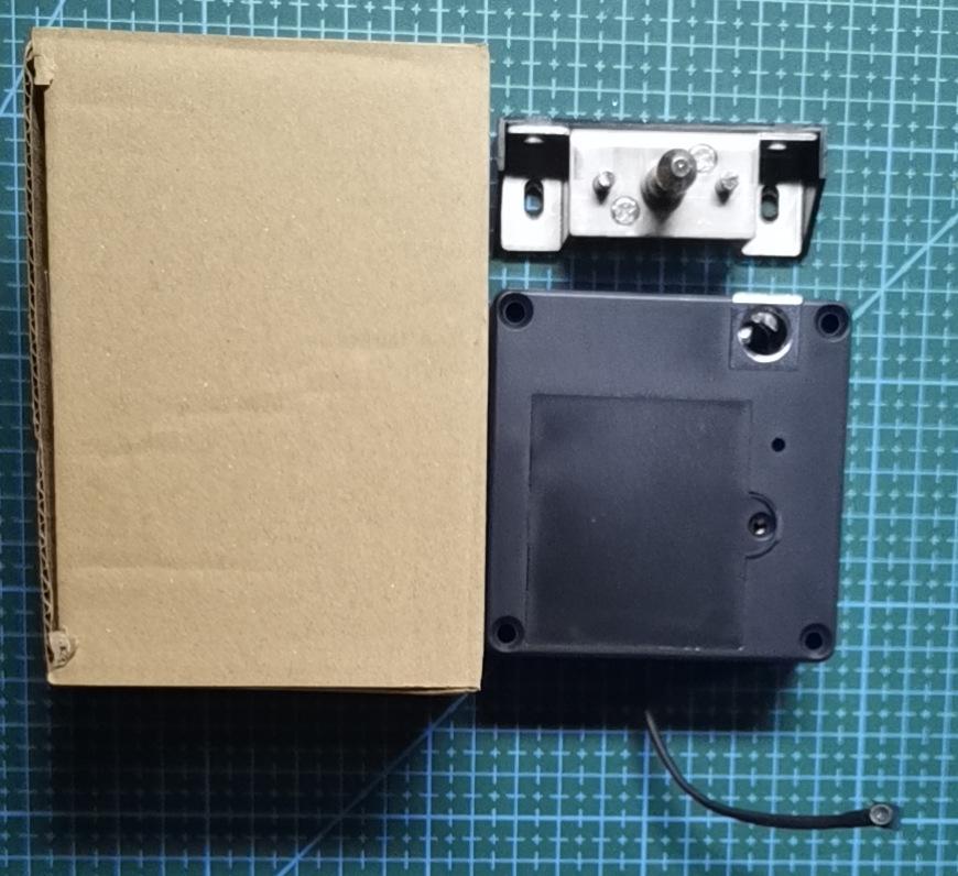 Serrure de placard invisible Bluetooth: Serrure de Tiroir Intelligente Universelle avec Accès par Application et Carte à Puce