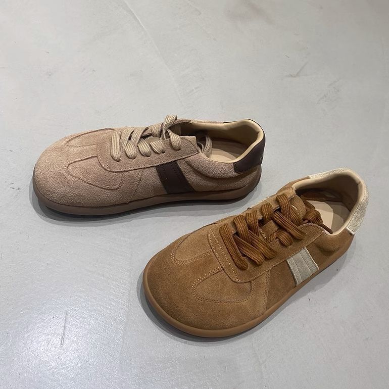 Women's new autumn models show feet, small flat-bottomed casual sports board shoes, versatile little white shoes are light and trendy