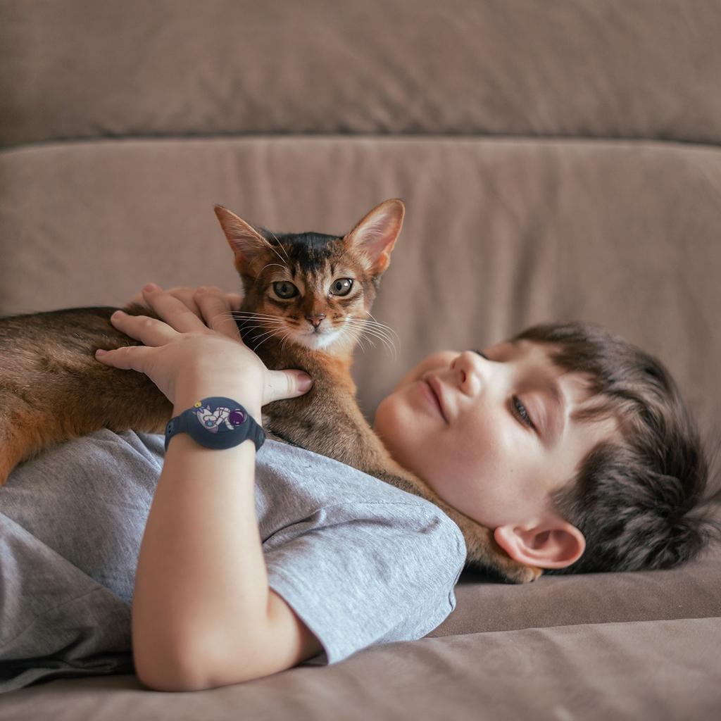 Opaska Pasek Silikonowy Na Lokalizator AirTag Na Rękę Dla Dziecka - Astronauta Granatowa