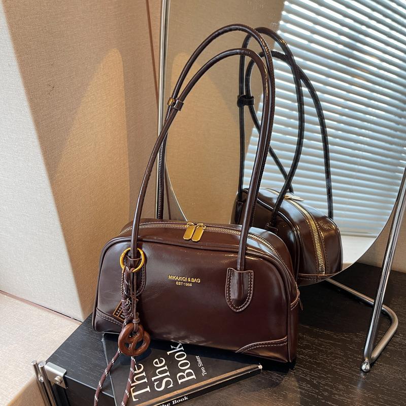 Simple casual versatile exquisite fashion foreign style new ins trendy temperament 2025 autumn women's shoulder armpit bag