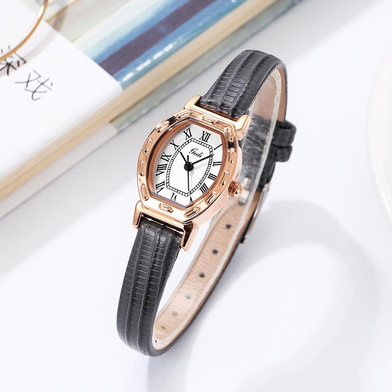 

Retro Wine Barrel Type Women S Watch Small Dial Roman Scale Belt Watch Women S Quartz Watch