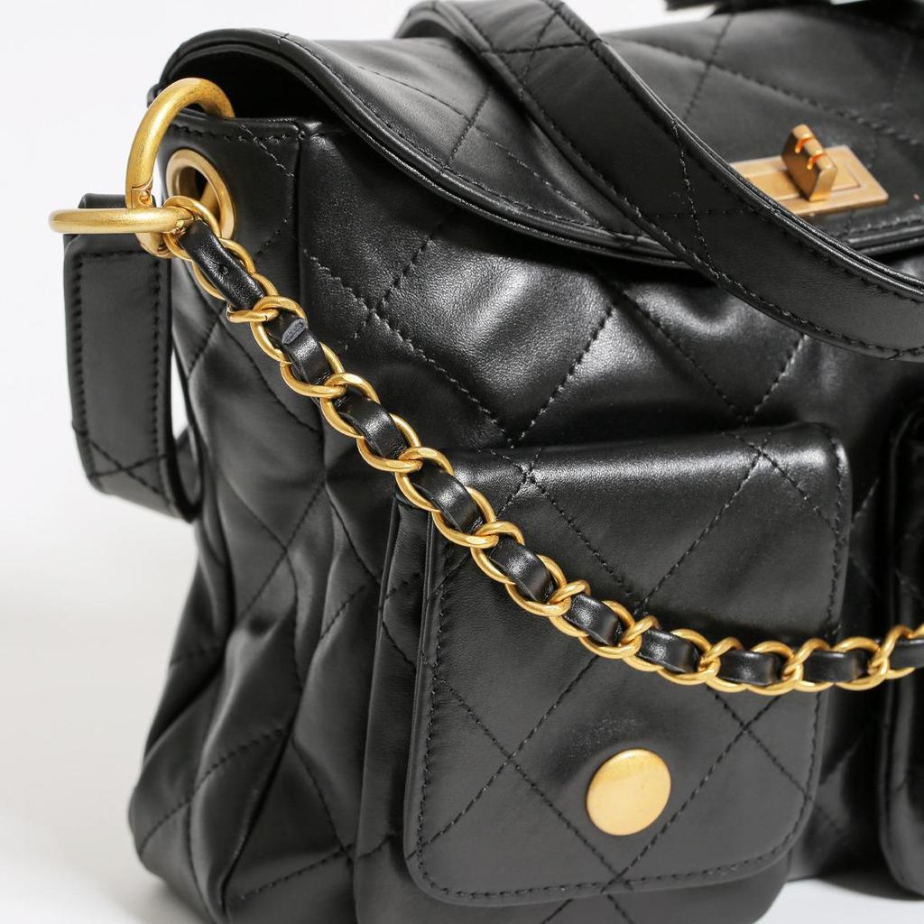 New 2024 Hobo Hippie Cowhide Messenger Bag with Retro Hardware - Underarm Shoulder Style