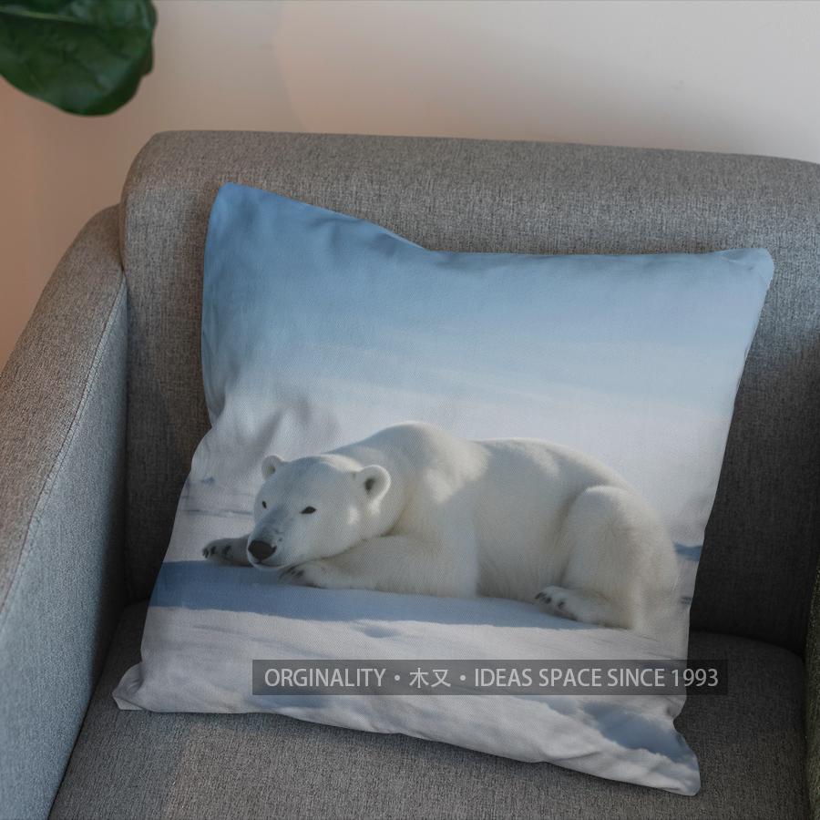 2D Polar Bear On Snowy Landscape Pillow Cover Pattern Cushion Cover Suitable For Sofa Bedroom Car Pillow Cover