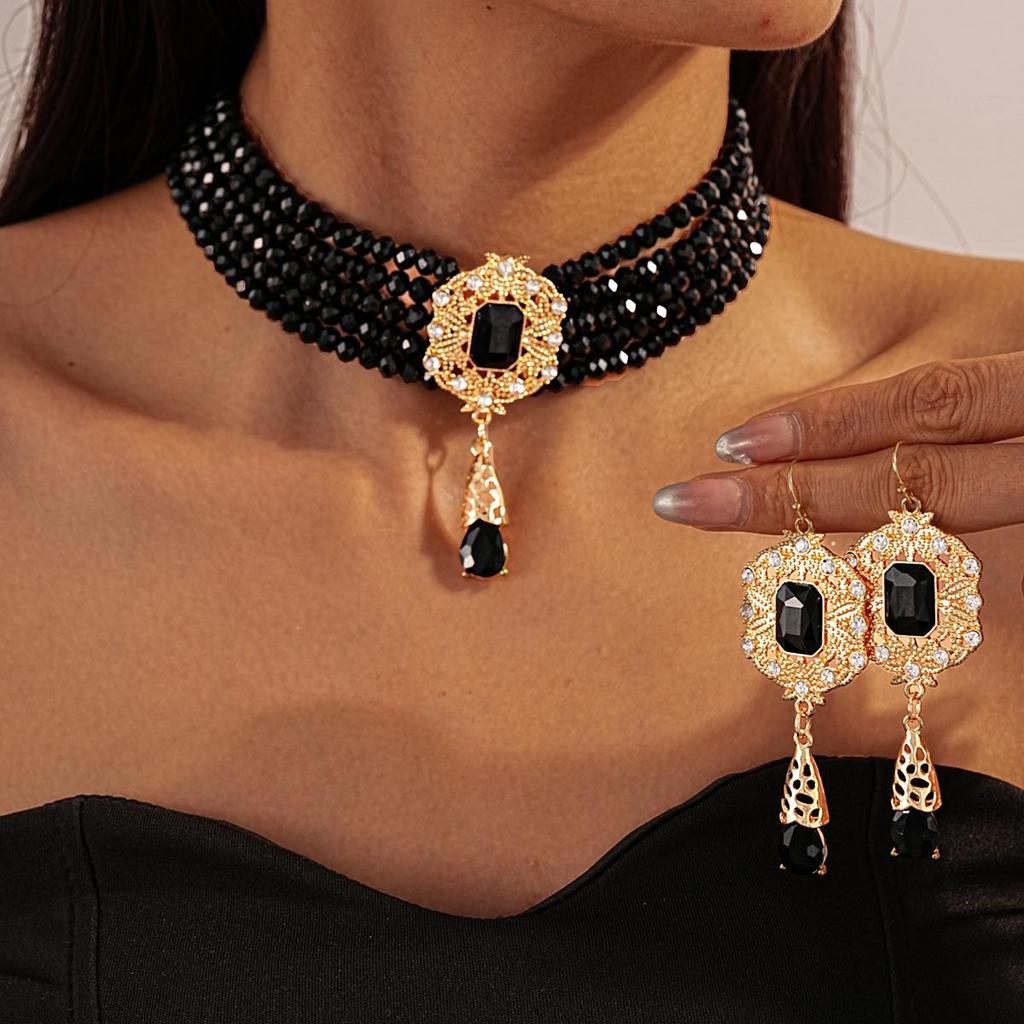 2025 Retro European Court Style Beaded Crystal Water Drop Pendant Necklace & Luxury Earrings Set