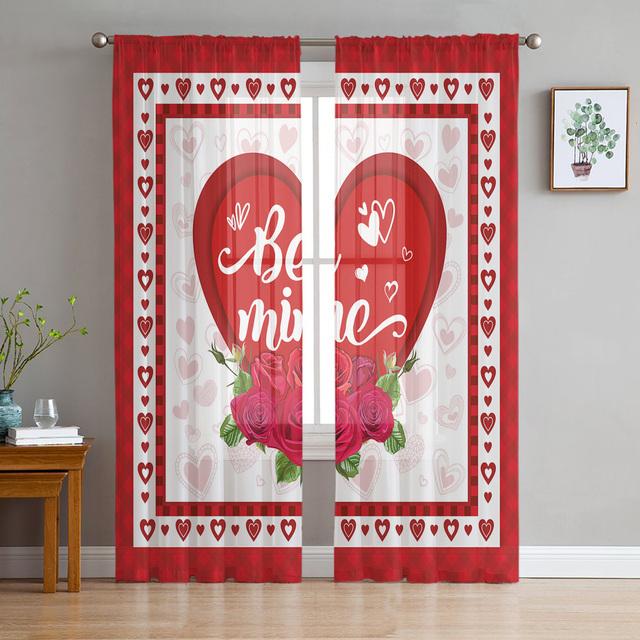 Floră de trandafir roșu, plantă cu frunze verzi