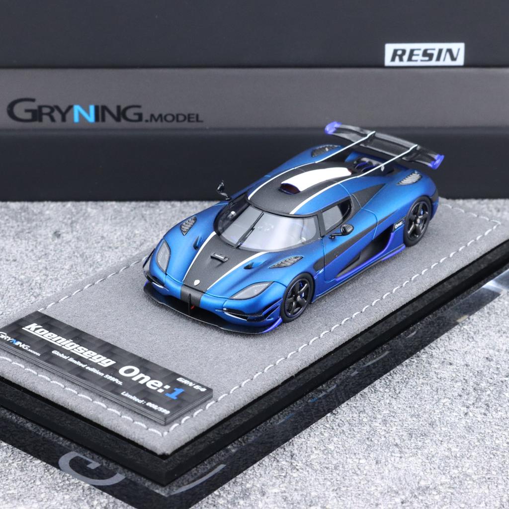 1:64, One:1 Glossy Silver/matte Blue, High-grade Resin Static Miniature Simulation Car Toy Model, Boy Collection Ornament.