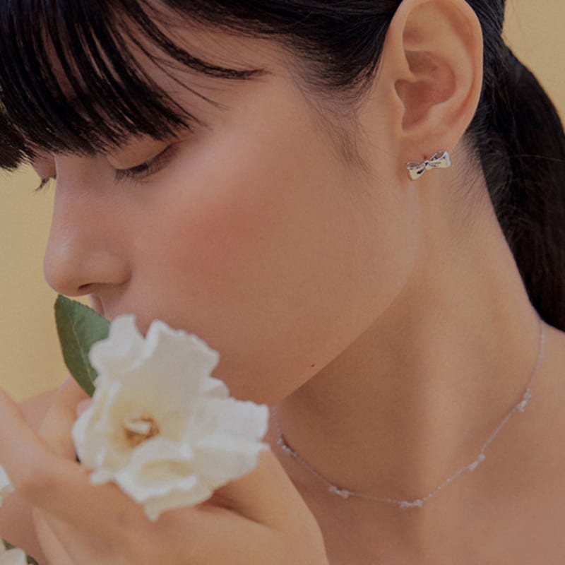 

JYDDM 925 Tiny Ribbon Earrings (L) SILVER