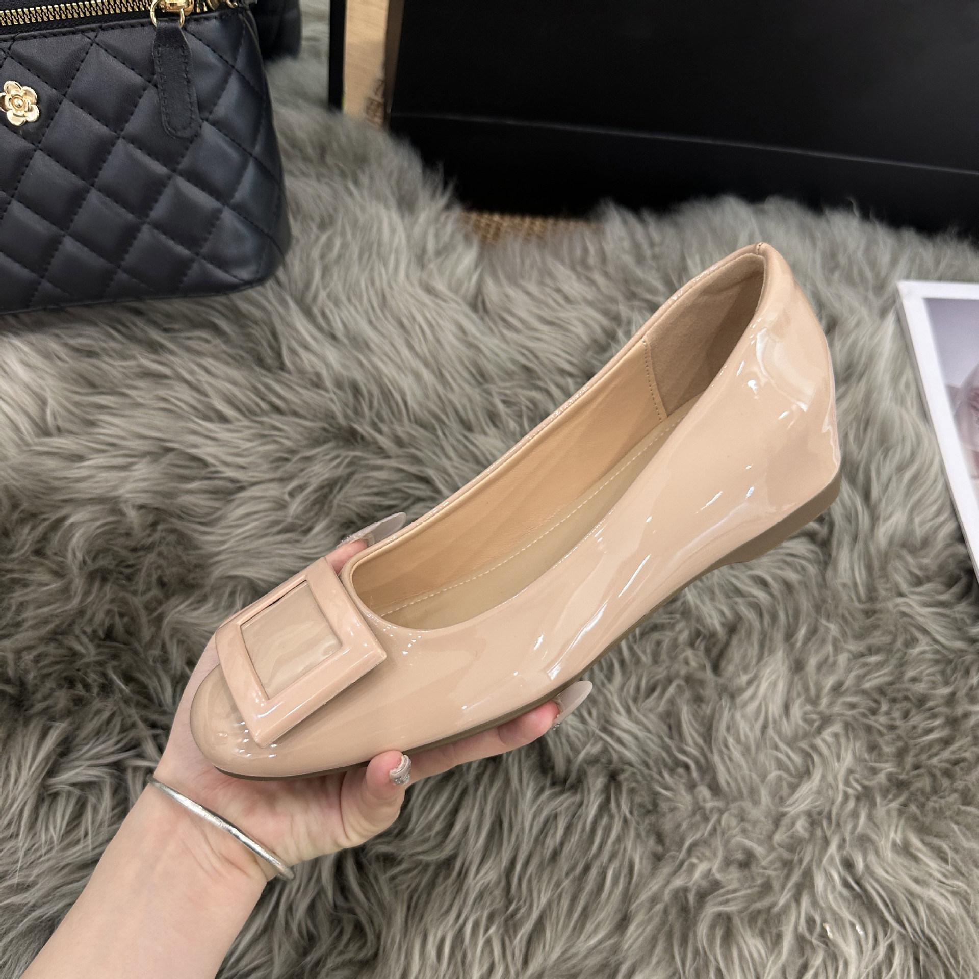 

Small man increases height 5cm nude square buckle light mouth single shoes women s 2025 summer new French round head soft flats 40 тілесний