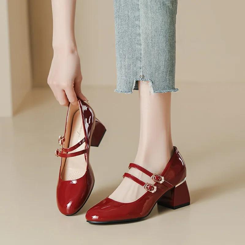 Scarpe décolleté da donna per primavera e autunno 2025 Nuove Mary Janes Retro con Doppia Fibbia Scarpe Moda Punta Tonda Scollate Scarpe con Tacco Alto da Donna