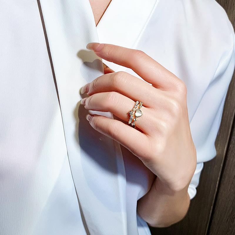 True Gold Electroplated Copper Micro-set Zirconia Petal Cat's Eye Stone Heart-shaped Ring - Personalized Finger Ring