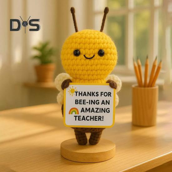 Crocheted Bee Teacher Appreciation Gift Handmade Thankful Bee Ornament with Sign Bee Crochet Doll Gift for Teachers Birthday Teacher's Day