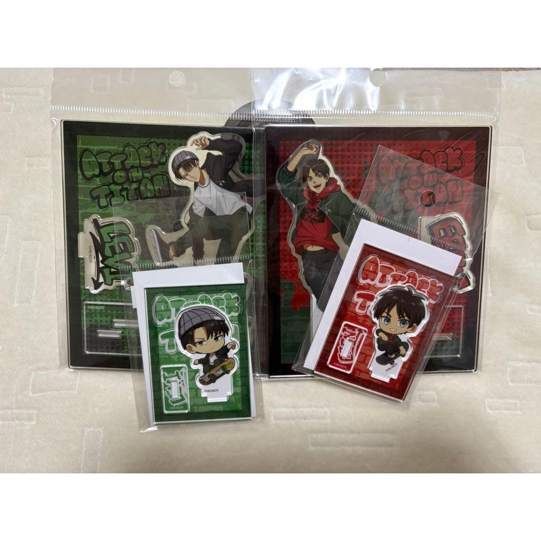 Used Attack on Titan Acrylic Stand Levi Eren 2 types set