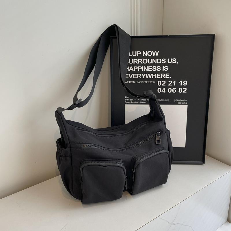 Korean Version of Casual Large-capacity Satchel Women's New Niche Versatile Single Shoulder Crossbody Dumpling Bag Tooling Style Boys Trendy Bag