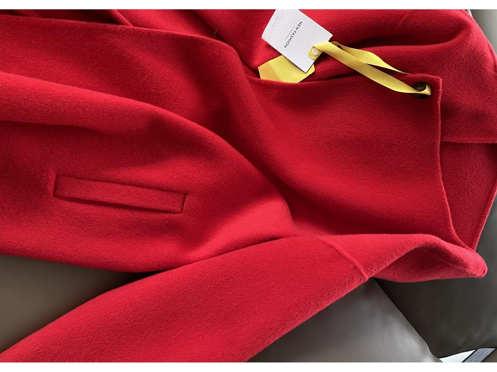 Designer Unregelmäßiger Ein-Knopf Doppelseitiger Chili-Roter Mantel
