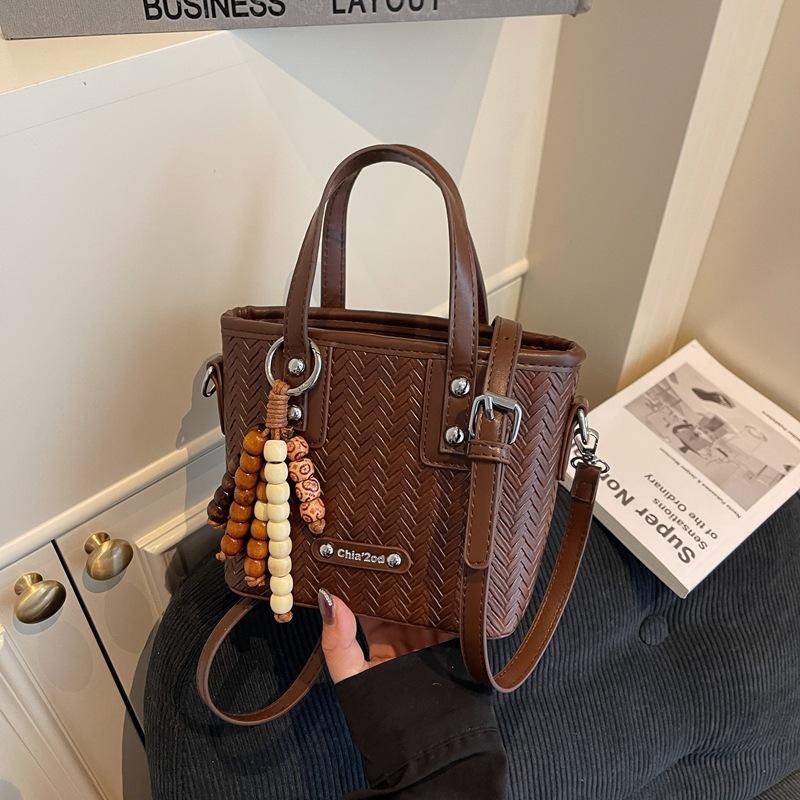 This Year's Popular Bag Women's 2025 New Autumn and Winter Retro Niche Design Messenger Bag Korean Version Bucket Bag