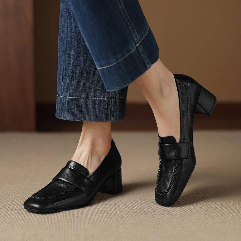 Neue, dicksohlige, eckige High Heels in großen Größen für Damen, Sohle aus Rindersehnen, bequeme, lässige und modische Schuhe aus Lammleder.