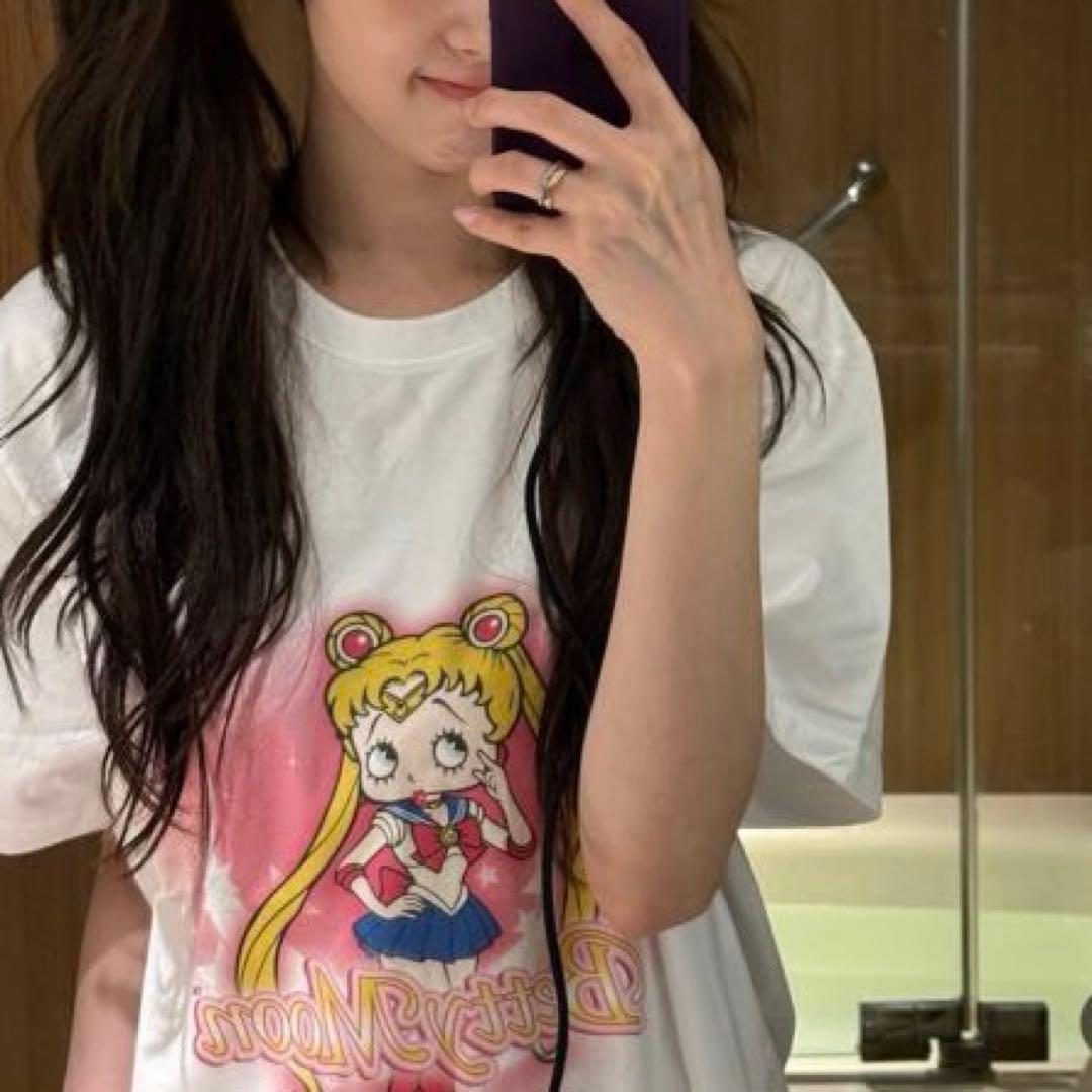 

[USED] ULKINCANVAS Betty Sailor Moon T-shirt worn by twiceSANA
