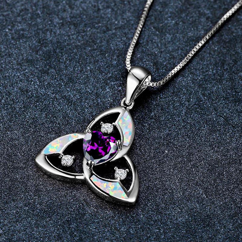 New Rose Gold Pink Three Leaf Flower Pendant Necklace Elegant and High End Jewelry