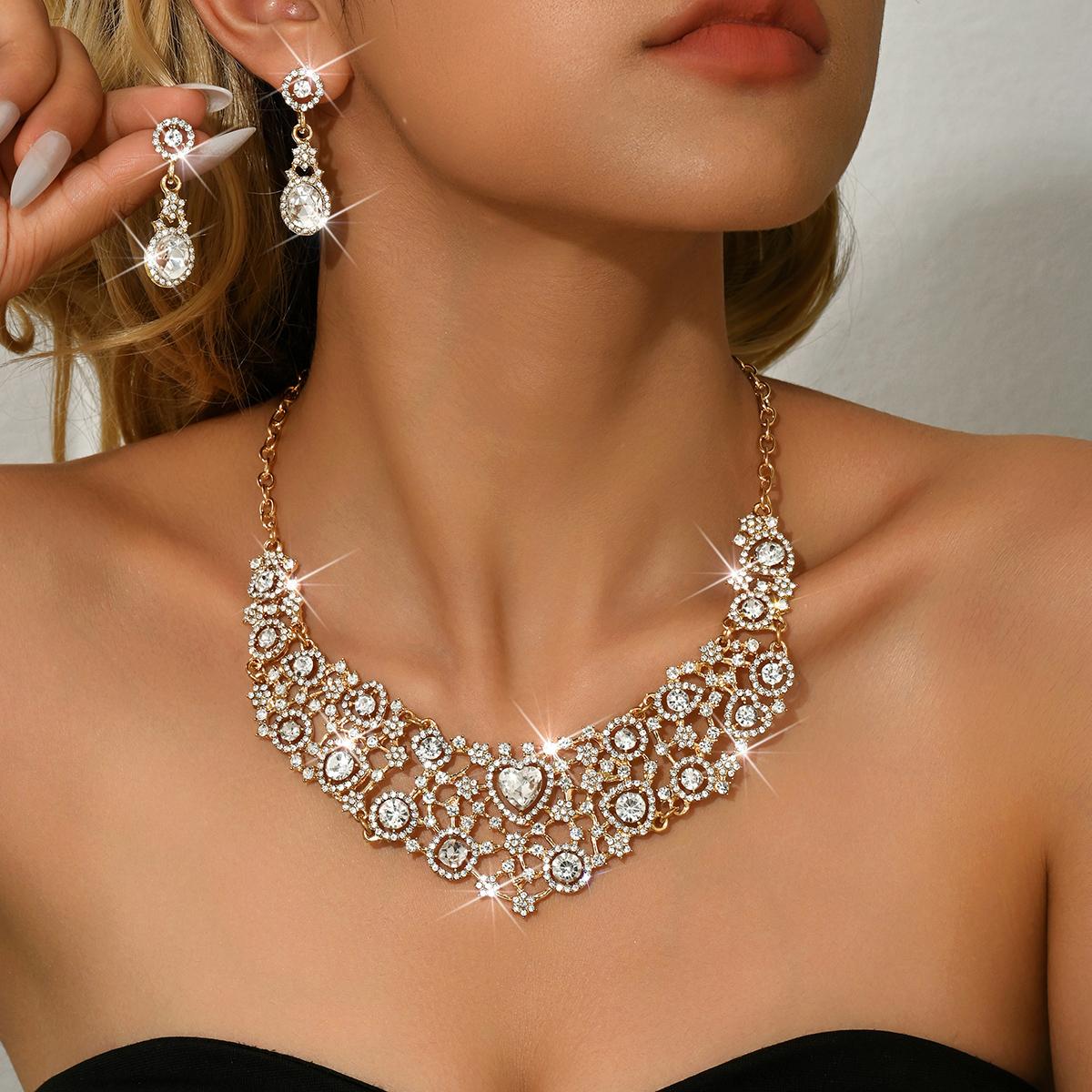 

European Retro Alloy Inlaid Diamond Heart Earrings Necklace Set Wedding Banquet Versatile Set Female