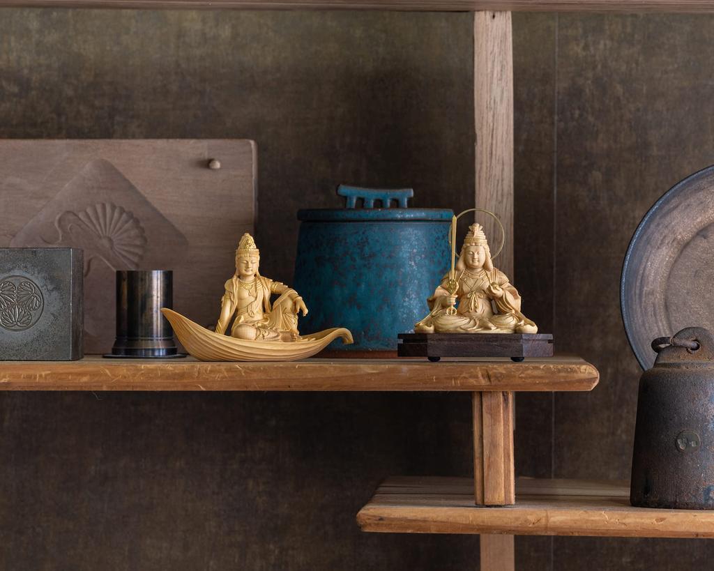 Tiny Buddha Benzaiten Seated Statue Benzaiten Buddha Statue Figure Wood Carving Ornament Benzaiten ZA 6.8cm (Wooden Boxwood, Gold-dust Finish) - (GSB