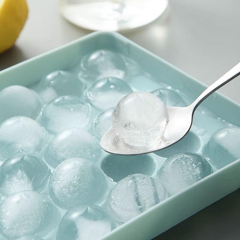 Wiederverwendbare Silikon Eiswürfelform mit Deckel - 5er Pack