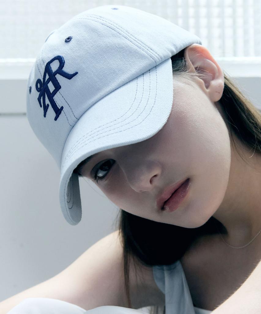Oateu Signature Typo Stitch Cap [Light Blue]