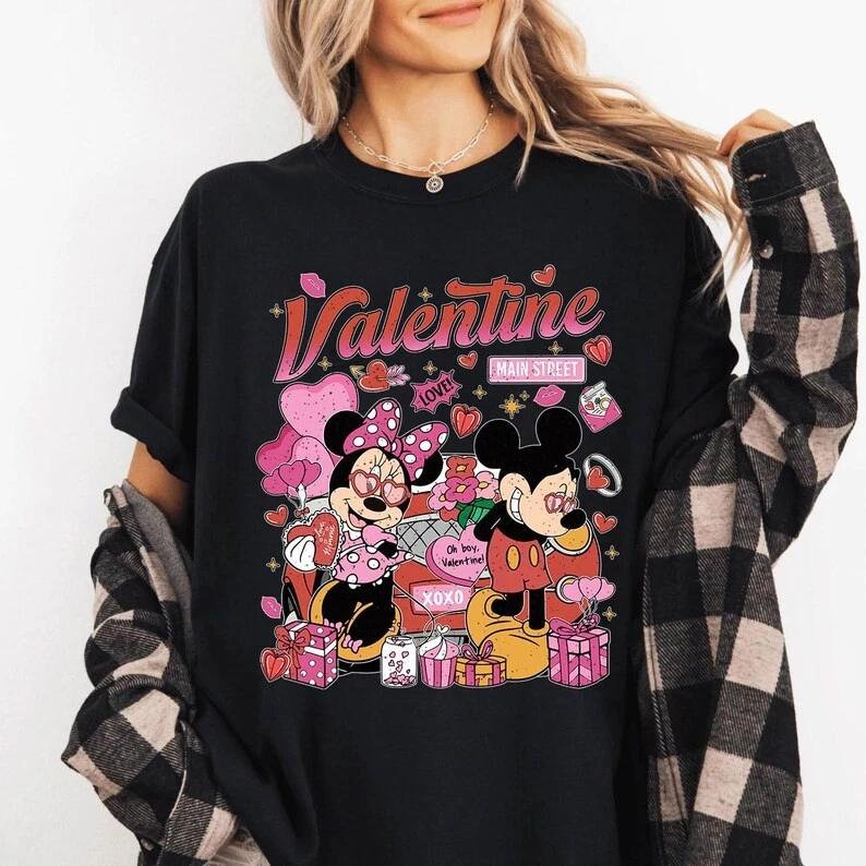 Mickey Minnie Love Hearts TShirt Unisex S