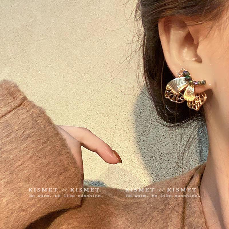 Golden wings~ Flowing gold butterfly stud earrings temperament front and rear earrings earrings