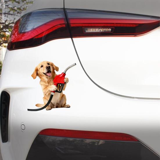Adesivo Divertente per Auto con Golden Retriever Cane che Tiene Erogatore di Carburante Decalcomania in Vinile per Motocicletta Copertura Impermeabile Anti-graffio per Veicolo