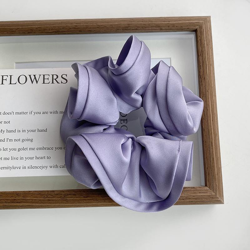 "High-End French-Style Satin Hairband: Fashionable Wood Ear & Flower Bud Design"