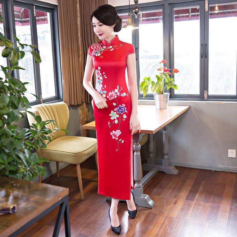 Elegant Red Chinese-Inspired Long Cheongsam Dress Women Vintage Modern Fit Sleeveless Stand Collar With Side Slit Stretch Medium