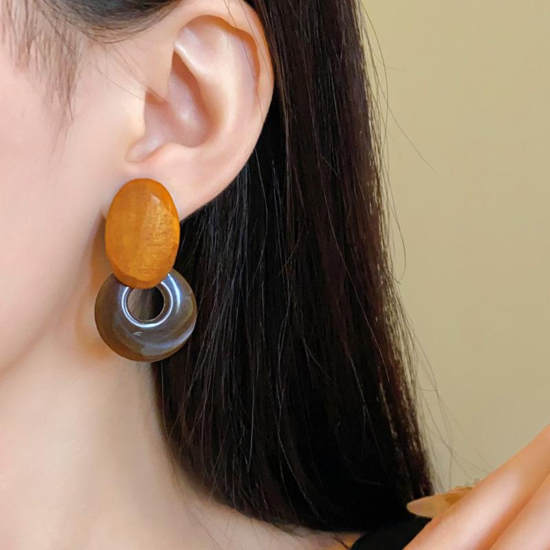 Silver Needle Resin Oval Wood Chip Ring Earrings Retro Simple Fashion Stud Earrings Premium Versatile Earrings Women