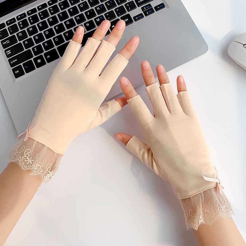 Women’s Lace UV Protection Gloves, Breathable Stretch Cotton Gloves, Anti-Slip Half Finger Gloves for Driving Riding Outdoor