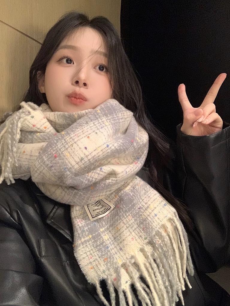 Christmas Wishes Festive Atmosphere New Year's Plaid Tassel Scarf Women's Winter Korean Version Versatile Thickened Warm Scarf Shawl