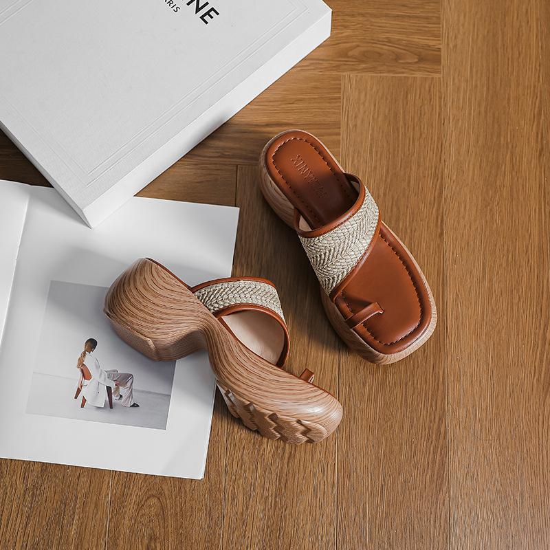 2025 season new holiday style woven soft-soled Roman toe slippers women's summer thick-soled outer wear new cool slippers